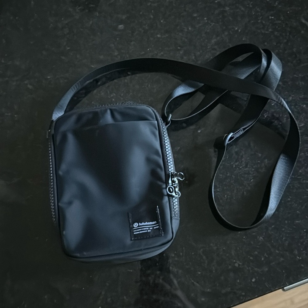 lululemon crossbody